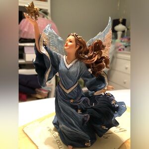 Boyds Guardian of Dreams/Aurora Angel figurine